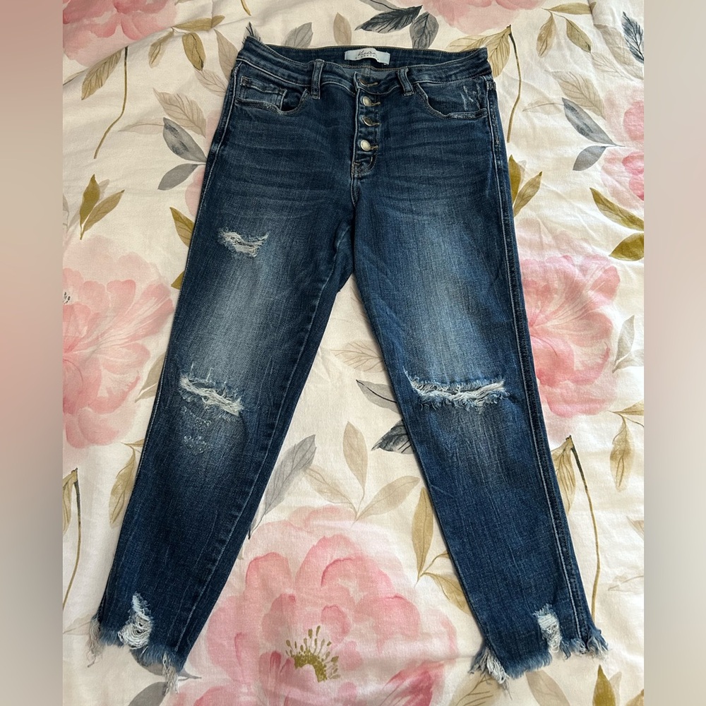 KanCan Distressed Cropped Jeans